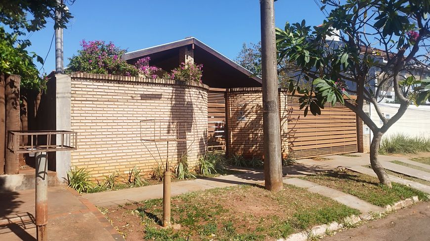 Casa no Vilas Boas, espaçosa, área gourmet c/ piscina, R$890mil.