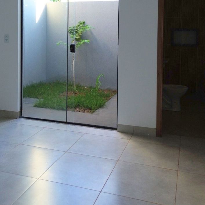 Térrea para venda possui 67 metros quadrados com 3 quartos em Coophavila II - Campo Grande - MS