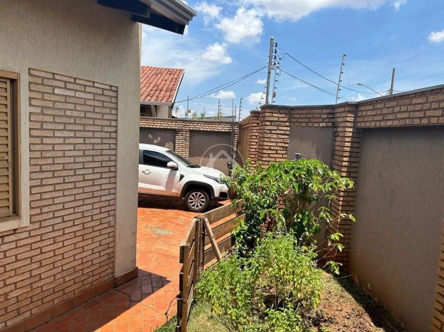 CASA COM PISCINA VILAS BOAS