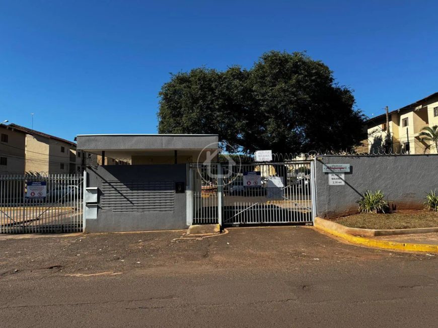 APARTAMENTO COM 02 DORMITÓRIOS