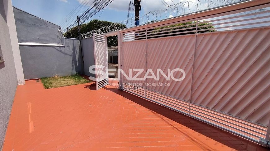 Casa no Conj. Parati c/ piscina reformada por R$390mil.