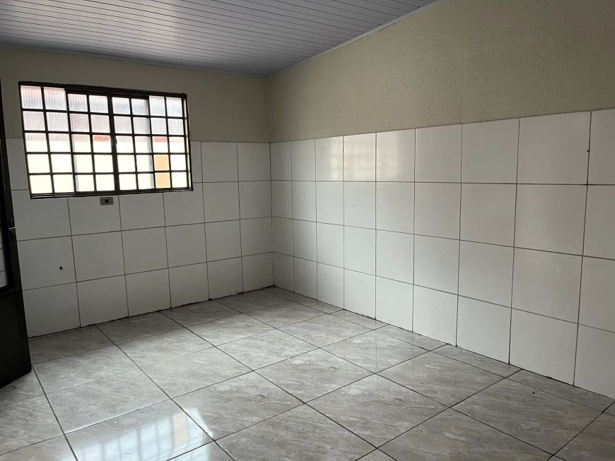 Salão Comercial E Duas Casas- Excelente Localização Próximo a Quartel e Colégios.