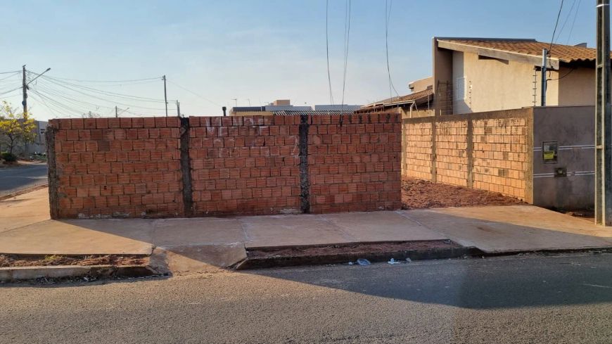 Terreno de esquina no bairro Nova Lima em Campo Grande/MS