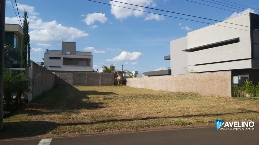 Terreno no condomínio residencial Damha II