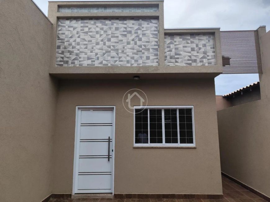 CASA NA AZALEIA COM OTIMA LOCALIZAÇÃO