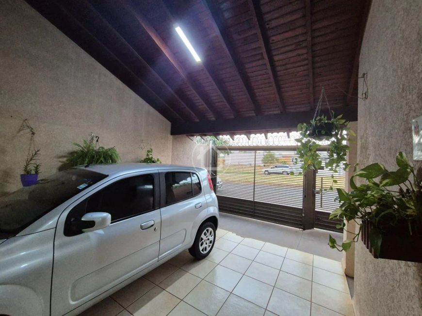 CASA COM 3 DORMITÓRIOS E ENERGIA SOLAR