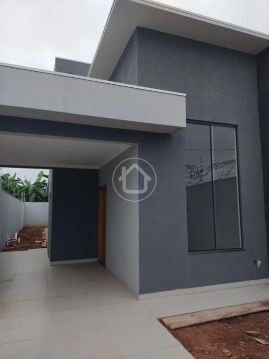 CASA COM 3 QUARTOS SENDO 1 SUITE VILAS BOAS