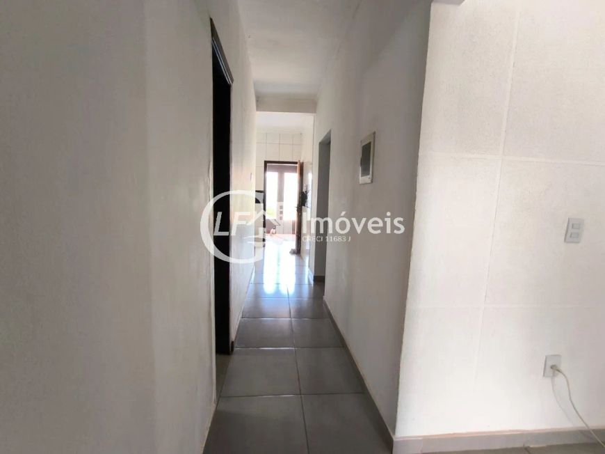 Casa à venda em Campo Grande-MS, bairro Centenário: 2 quartos, 1 suíte, 1 sala, 3 banheiros, 4 vagas