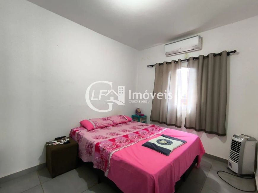 Casa à venda em Campo Grande-MS, bairro Centenário: 2 quartos, 1 suíte, 1 sala, 3 banheiros, 4 vagas
