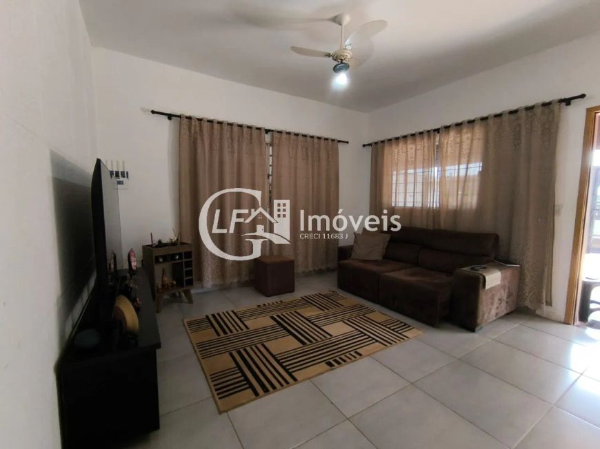 Casa à venda em Campo Grande-MS, bairro Centenário: 2 quartos, 1 suíte, 1 sala, 3 banheiros, 4 vagas