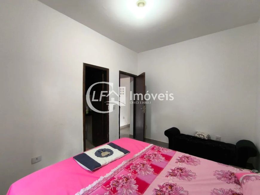 Casa à venda em Campo Grande-MS, bairro Centenário: 2 quartos, 1 suíte, 1 sala, 3 banheiros, 4 vagas