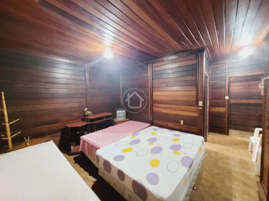 CASA COM 03 QUARTOS NO PLANALTO