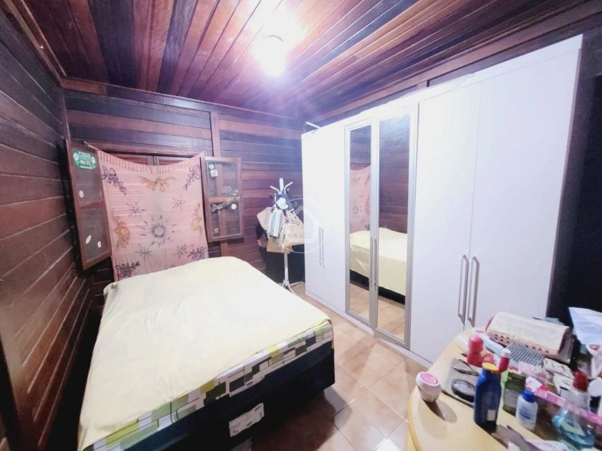 CASA COM 03 QUARTOS NO PLANALTO