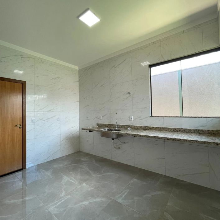 Casa para venda possui 120m² com 3 quartos sendo 1 suíte no bairro Rita Vieira em Campo Grande - MS