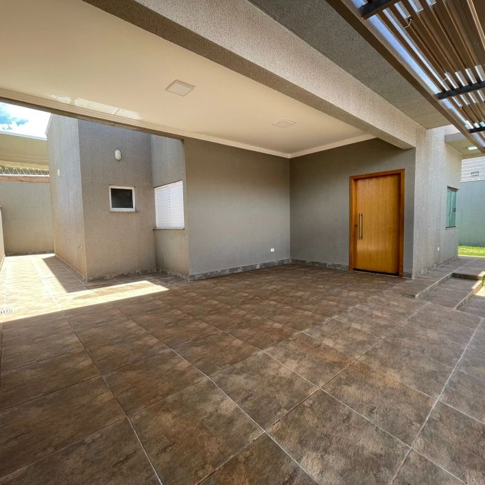 Casa para venda possui 120m² com 3 quartos sendo 1 suíte no bairro Rita Vieira em Campo Grande - MS