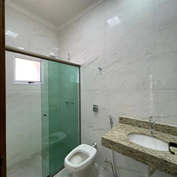 Casa para venda possui 120m² com 3 quartos sendo 1 suíte no bairro Rita Vieira em Campo Grande - MS