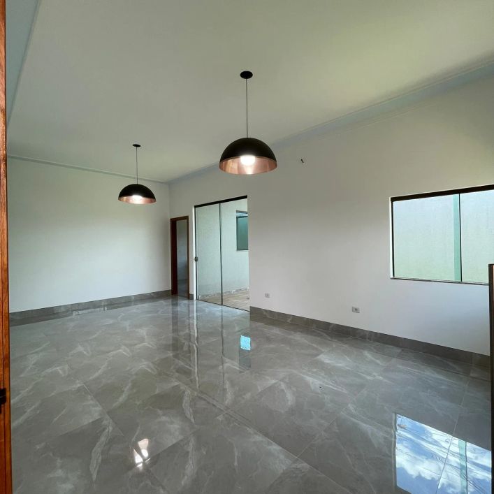Casa para venda possui 120m² com 3 quartos sendo 1 suíte no bairro Rita Vieira em Campo Grande - MS