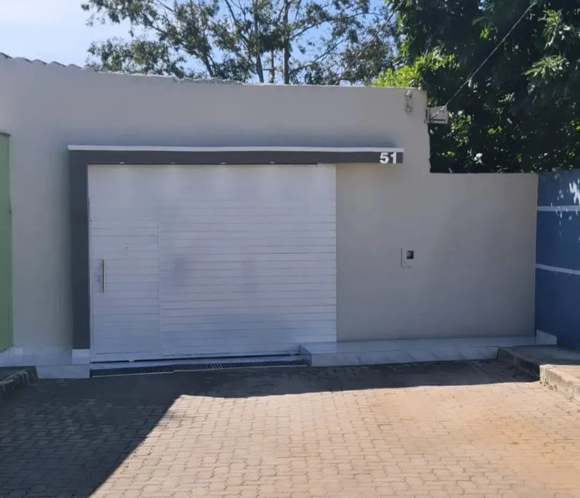 VENDO EXCELENTE CASA ARNIQUEIRAS