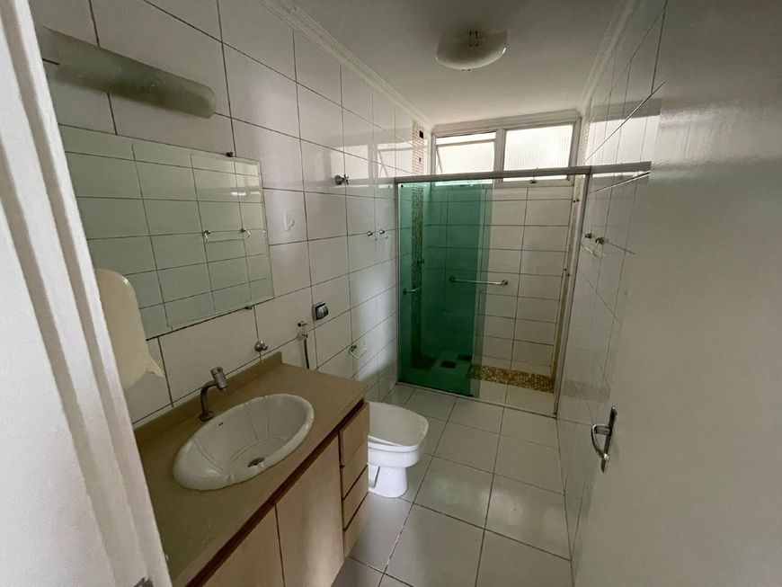 Apto na rua Rui Barbosa, c/ 3 quartos sendo 1 suíte por R$500mil.