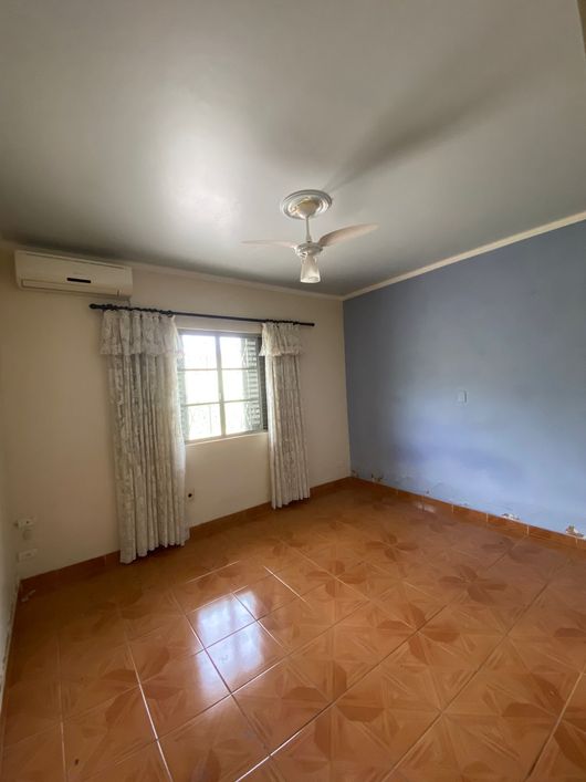 Casa para venda tem 110 metros quadrados com 3 quartos