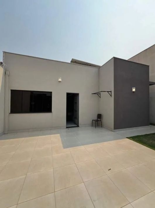 Casa térrea linda com 03 quartos mobiliada!