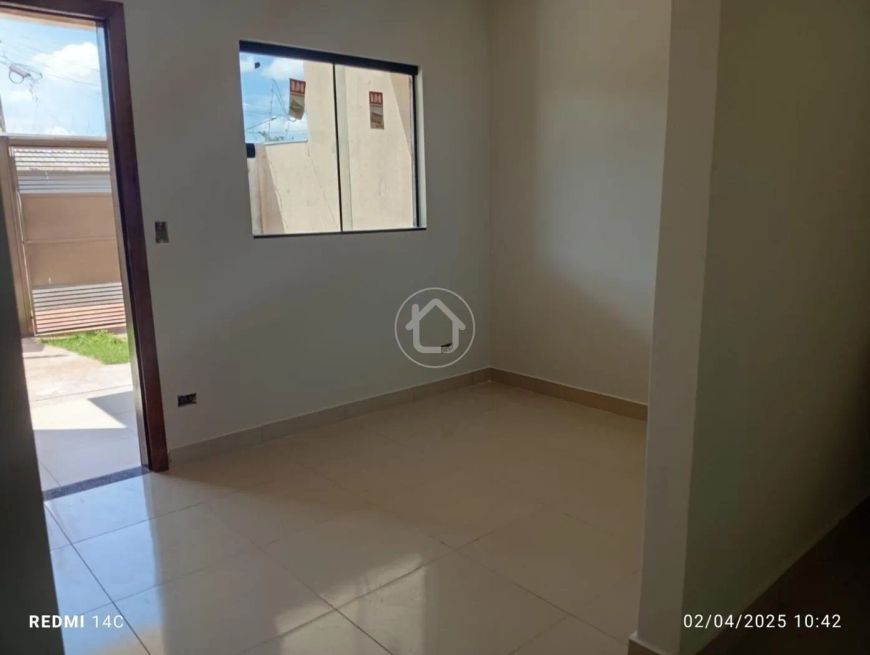 CASA COM 2 DORMITORIOS SENDO 1 SUITE