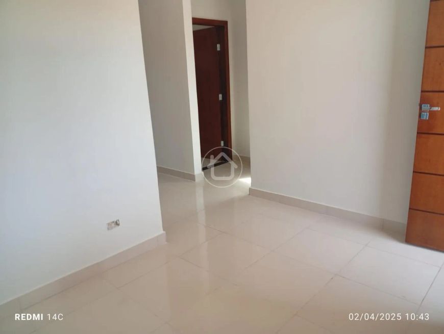 CASA COM 2 DORMITORIOS SENDO 1 SUITE