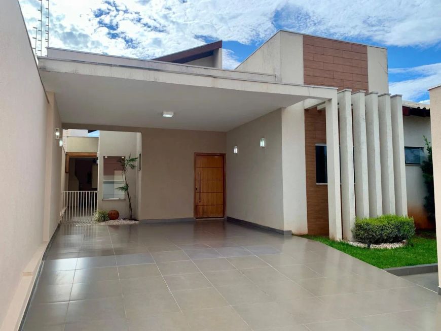 Casa Térrea com 3 Quartos e Excelente Localização - Vila Sobrinho