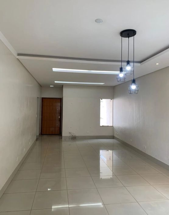 Casa Térrea com 3 Quartos e Excelente Localização - Vila Sobrinho