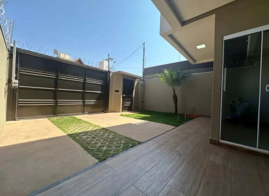 Sobrado para aluguel possui 110 metros quadrados com 3 quartos em Carandá Bosque - Campo Grande - MS