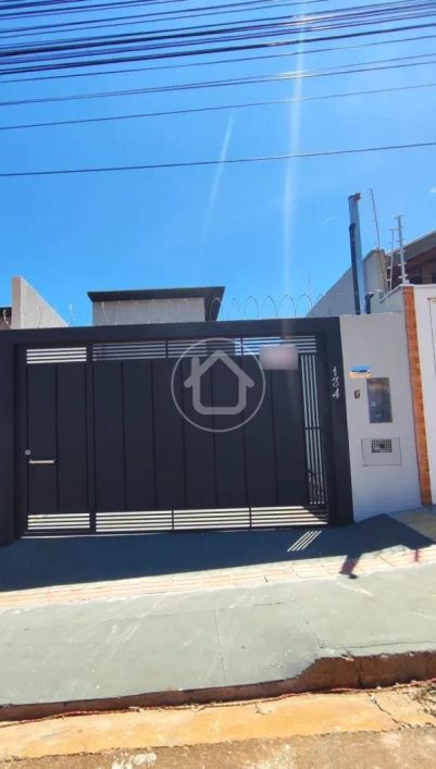 CASA COM SUITE NO CORONEL ANTONINO