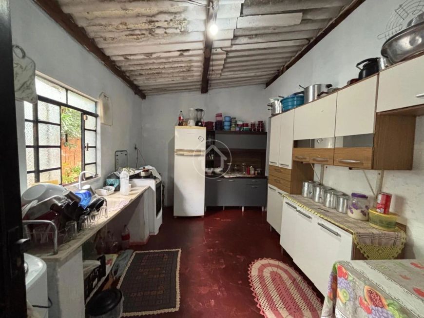 CASA NA CIDADE MORENA COM EDICULA