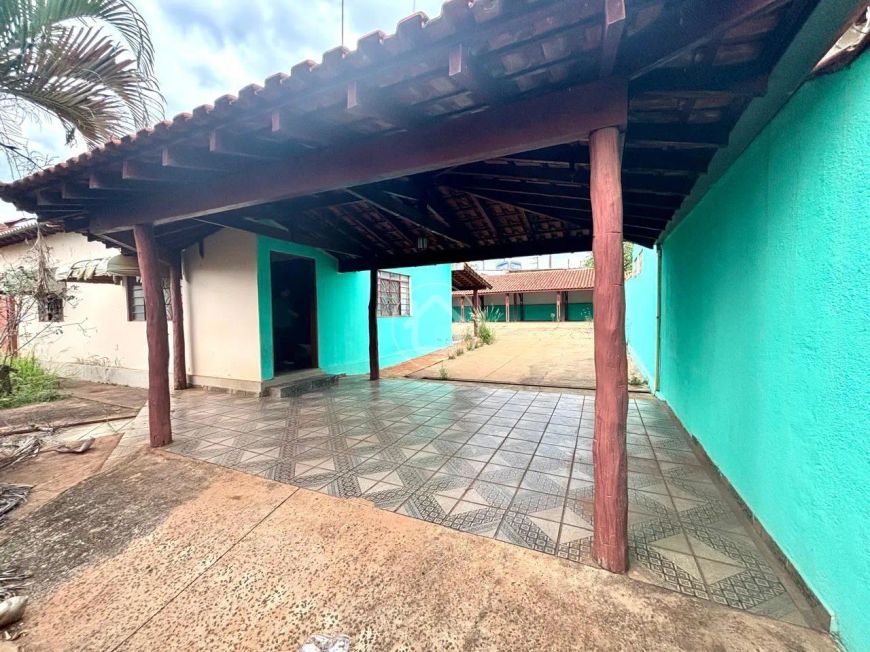 OPORTUNIDADE CASA COM 04 QUARTOS - SÃO FRANCISCO