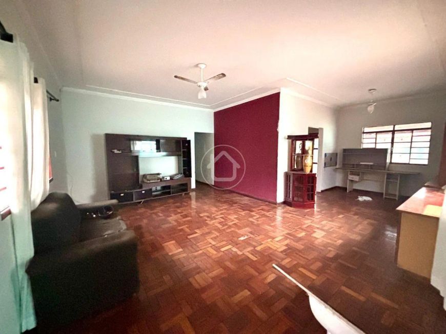 OPORTUNIDADE CASA COM 04 QUARTOS - SÃO FRANCISCO