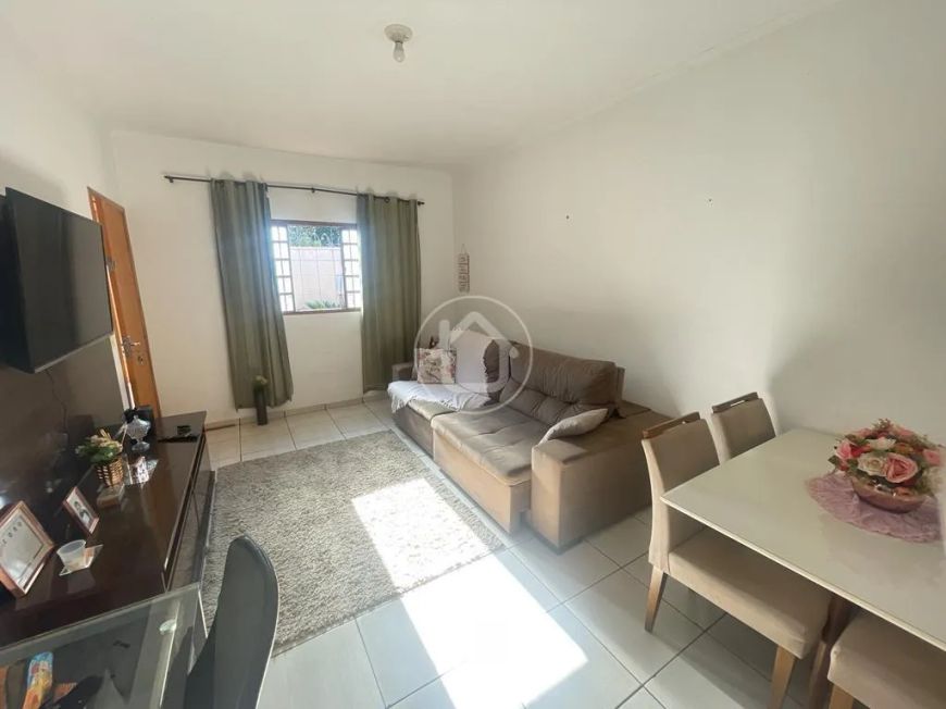 CASA TÉRREA NA VILA AIMORÉ