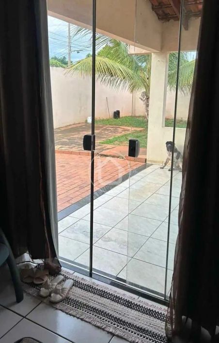 CASA COM PISCINA