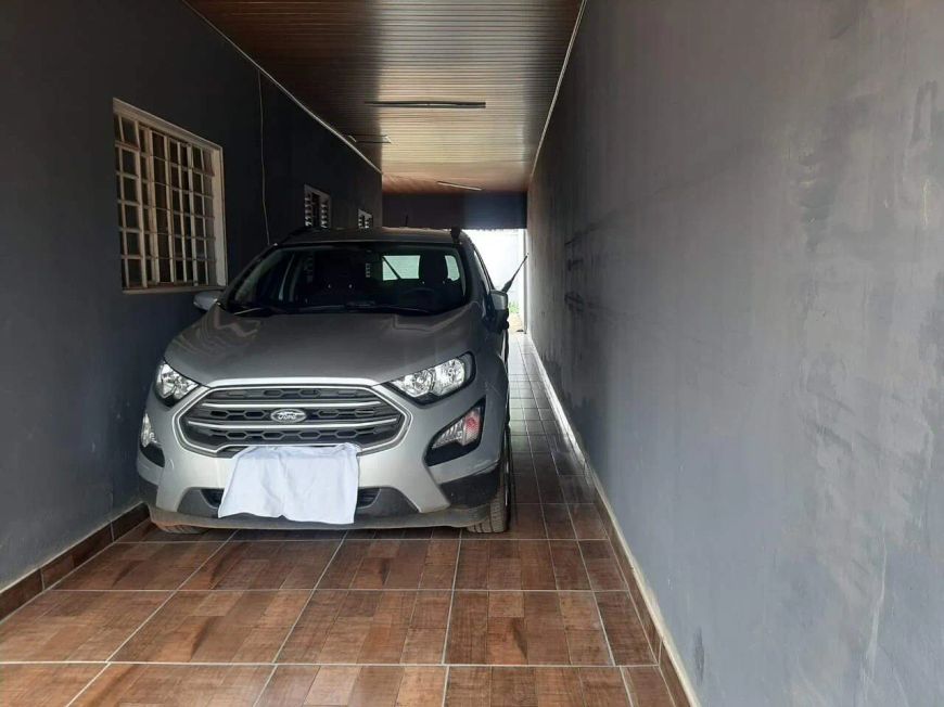 Excelente Casa Térrea com 03 quartos em Terreno Inteiro!