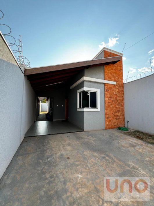 Casa bem cuidada para venda no Bairro Aero Rancho com 2 quartos