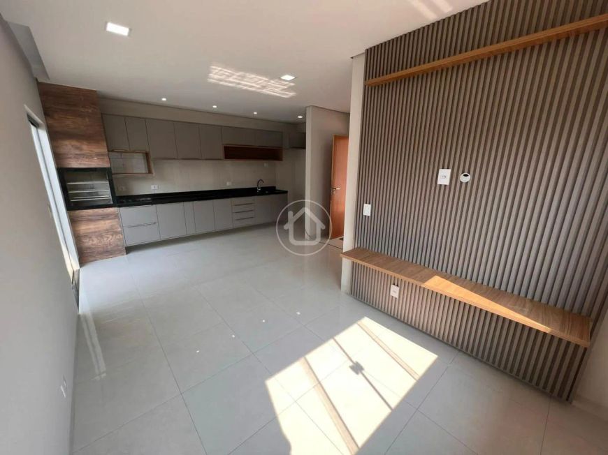 SOBRADO EM CONDOMINIO COM 03 DORMITÓRIOS
