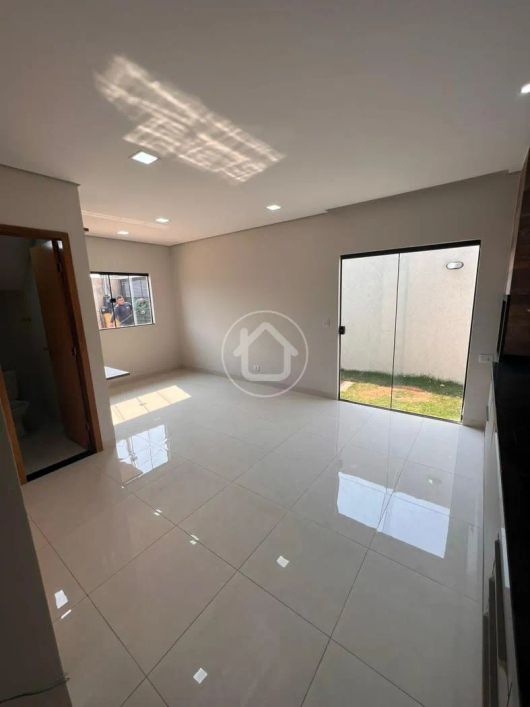 SOBRADO EM CONDOMINIO COM 03 DORMITÓRIOS