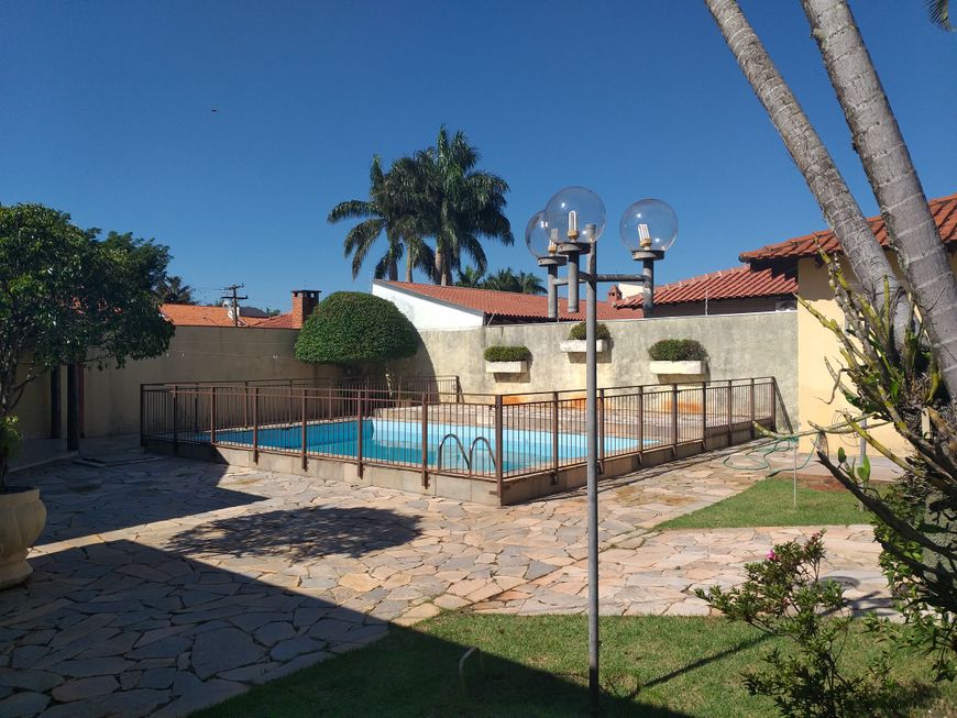 Casa com 2 terrenos Jardim Autonomista