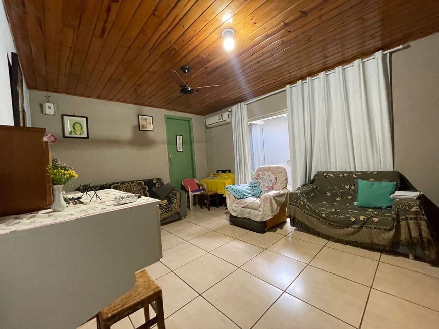 Casa com salão dupla aptidão comercial de 69m2