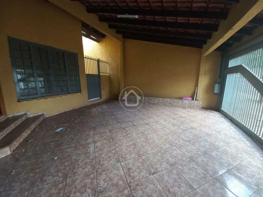 CASA COM 3 DORMITORIOS NA REGIÃO DA VILA PLANALTO