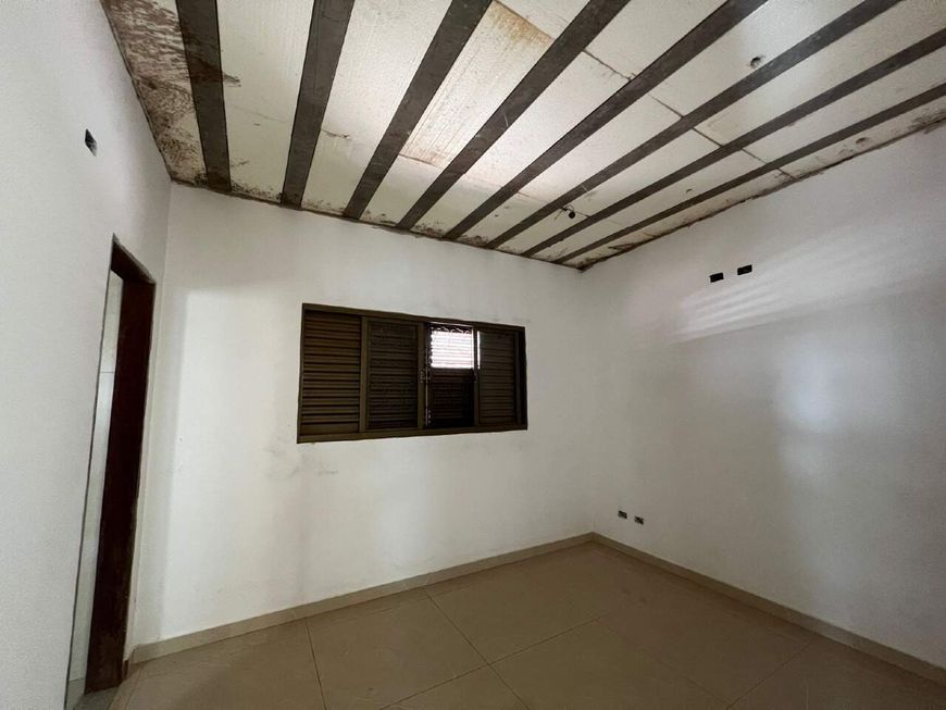 Excelente oportunidade, sobrado amplo com 05 quartos no Rita Vieira.