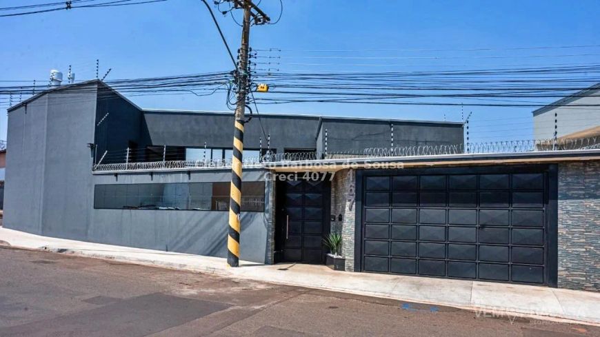 5 DORMITÓRIOS, ÁREA GOURMET E PISCINA!