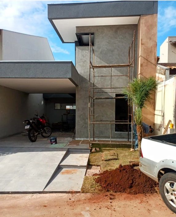 Imóvel para venda possui 200 metros quadrados com 3 quartos em Vila do Polonês - Campo Grande - MS