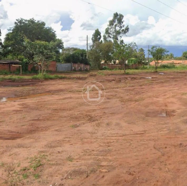 AREA DE 2.520 M²- 07 TERRENOS JUNTOS JD. NOROESTE