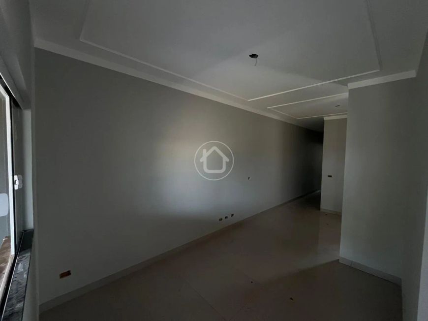CASA COM TERRENO AMPLO