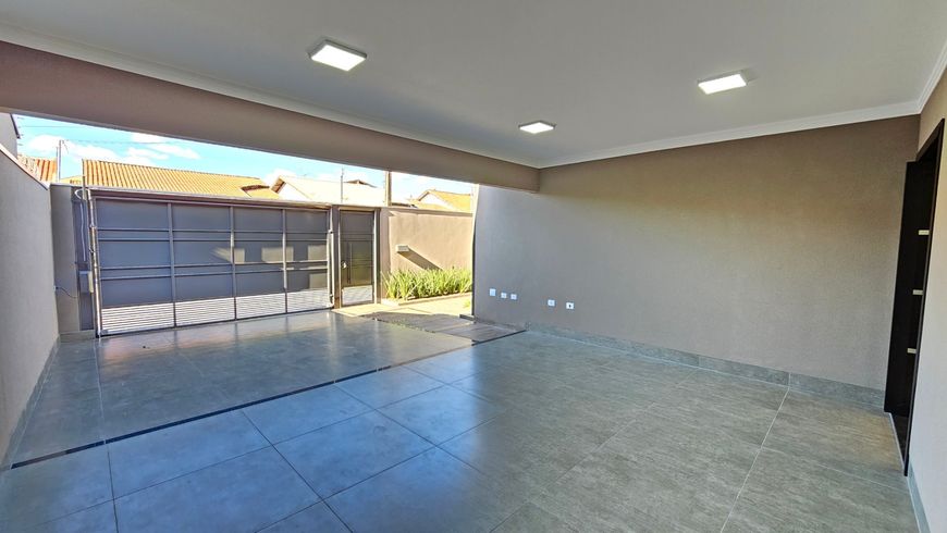 Casa nova de Alto Padrão no Carandá bosque com 04 quartos sendo 03 suítes, imóvel rico em armários.