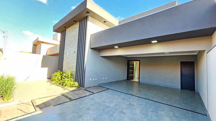 Casa nova de Alto Padrão no Carandá bosque com 04 quartos sendo 03 suítes, imóvel rico em armários.